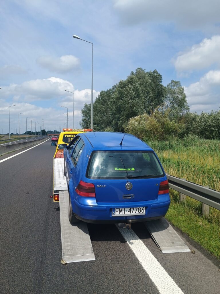 Usługi holowania i transportu pojazdów w ramach pomocy drogowej Kostrzyn nad Odrą.